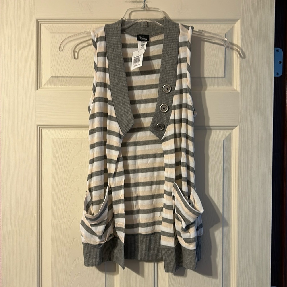 NWT Vintage Vanity Grey, Beige, & White Striped Sleeveless Cardigan Small